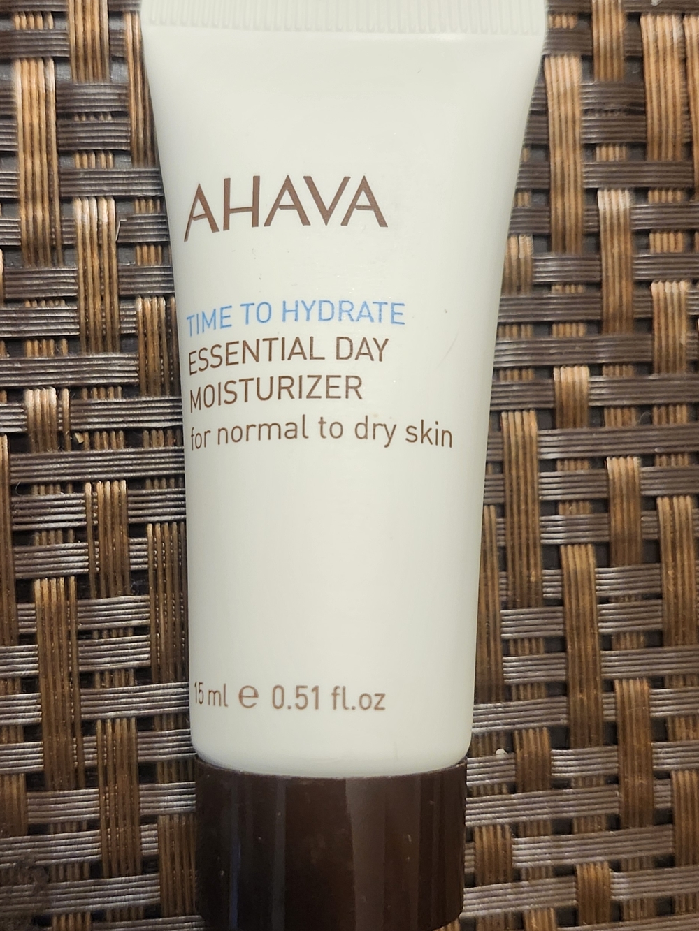 AHAVA Time to Hydrate Essential Day Moisturizer - White